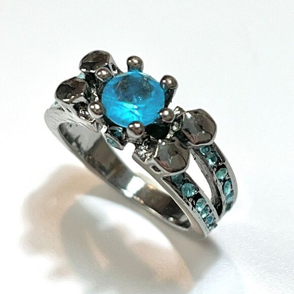 Blue Rhinestone Ring Size 6.75 Gunmetal Gray Plated Goth Gothic Studded - Picture 3 of 15